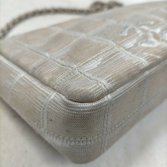 Chanel White Canvas Shoulder Bag - Picture 5 of 9